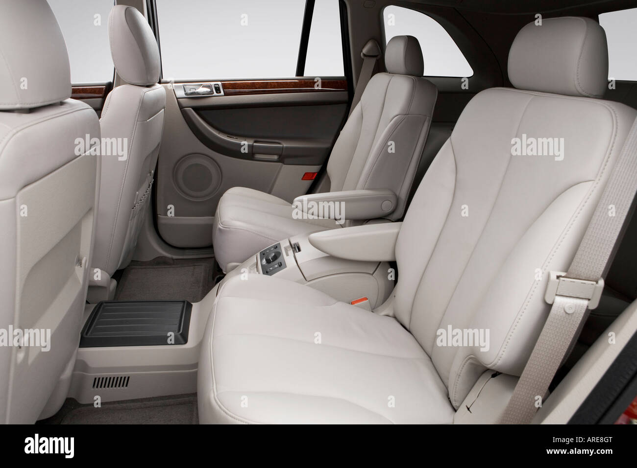 chrysler pacifica seats