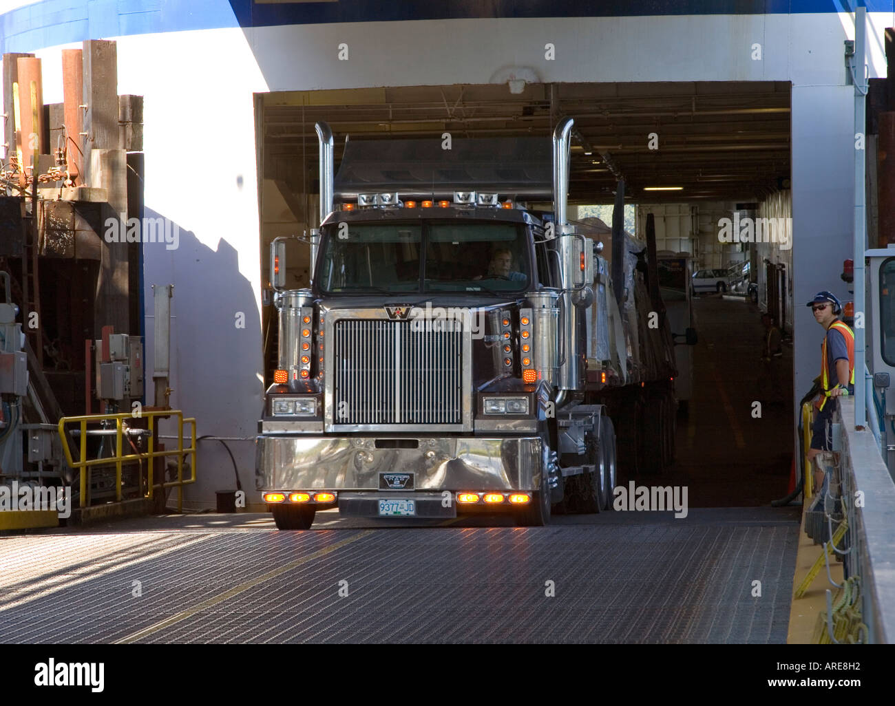 Lorry ramp hi-res stock photography and images - Alamy