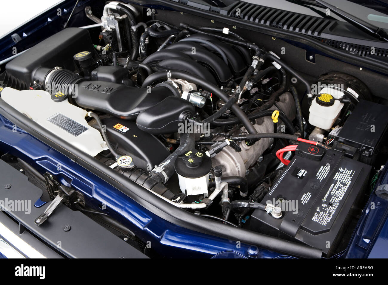 2006 Ford Explorer Eddie Bauer in Blue - Engine Stock Photo - Alamy
