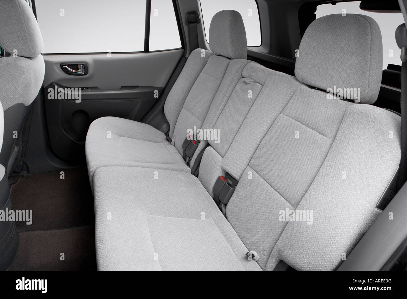 2005 Hyundai Santa Fe Gls 2 7 In Blue Rear Seats Stock