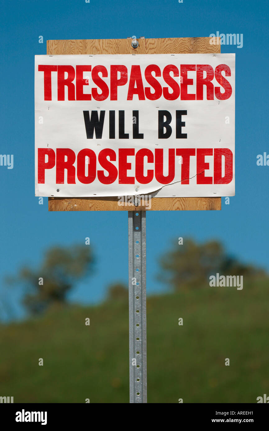 Trespassers Will Be Prosecuted sign Stock Photo Alamy