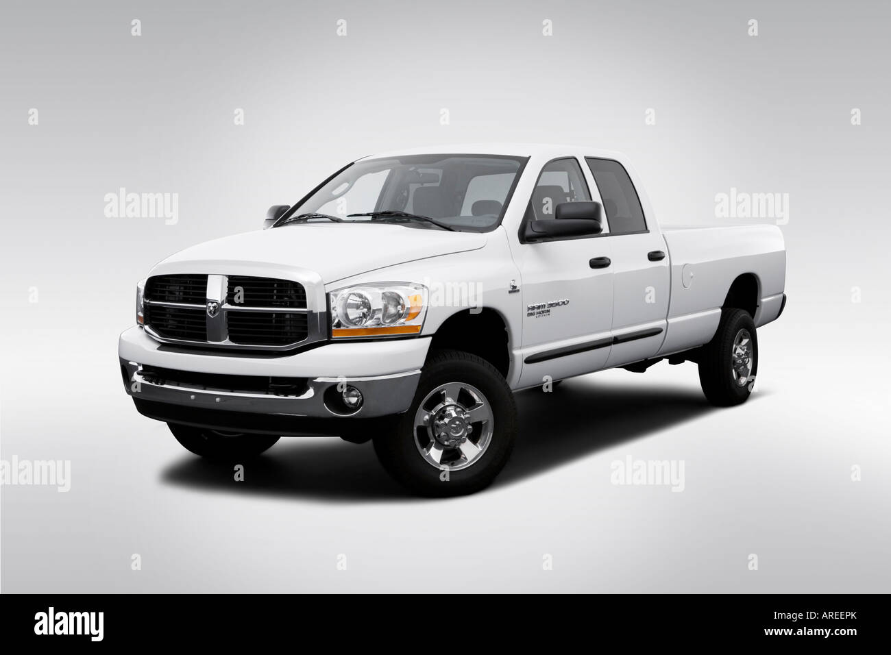 2006 Dodge Ram 3500 DRW SLT in White - Front angle view Stock Photo - Alamy