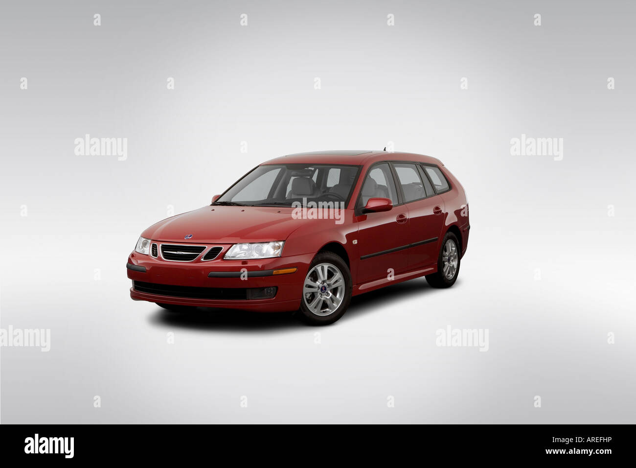 2006 Saab 9-3 2.0T Sport Combi in Red - Front angle view Stock Photo