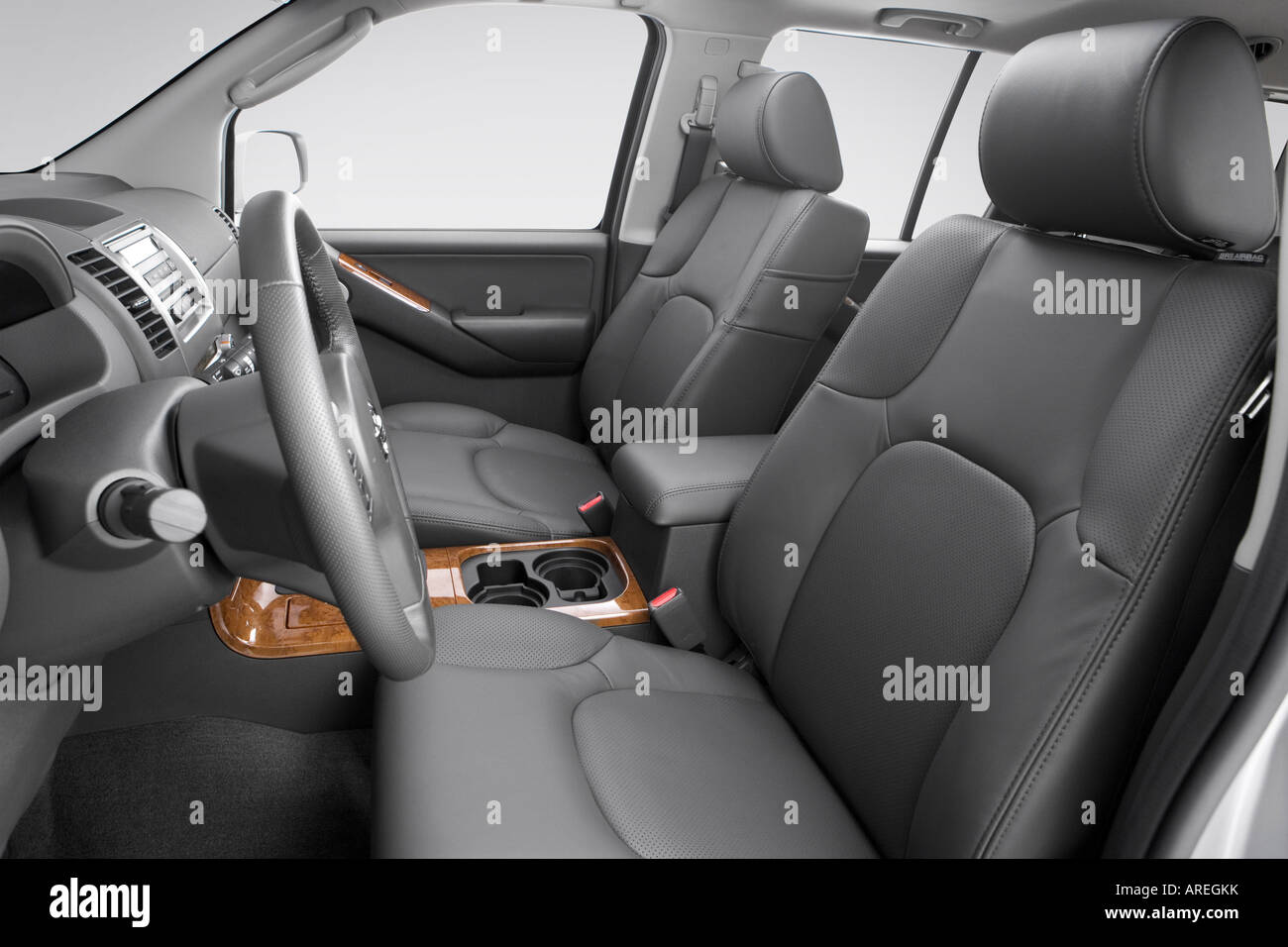 2006 Nissan Pathfinder LE in Silver - Front seats Stock Photo
