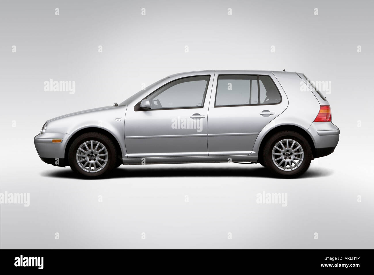 2006 Volkswagen Golf GLS TDI in Silver - Drivers Side Profile Stock Photo -  Alamy