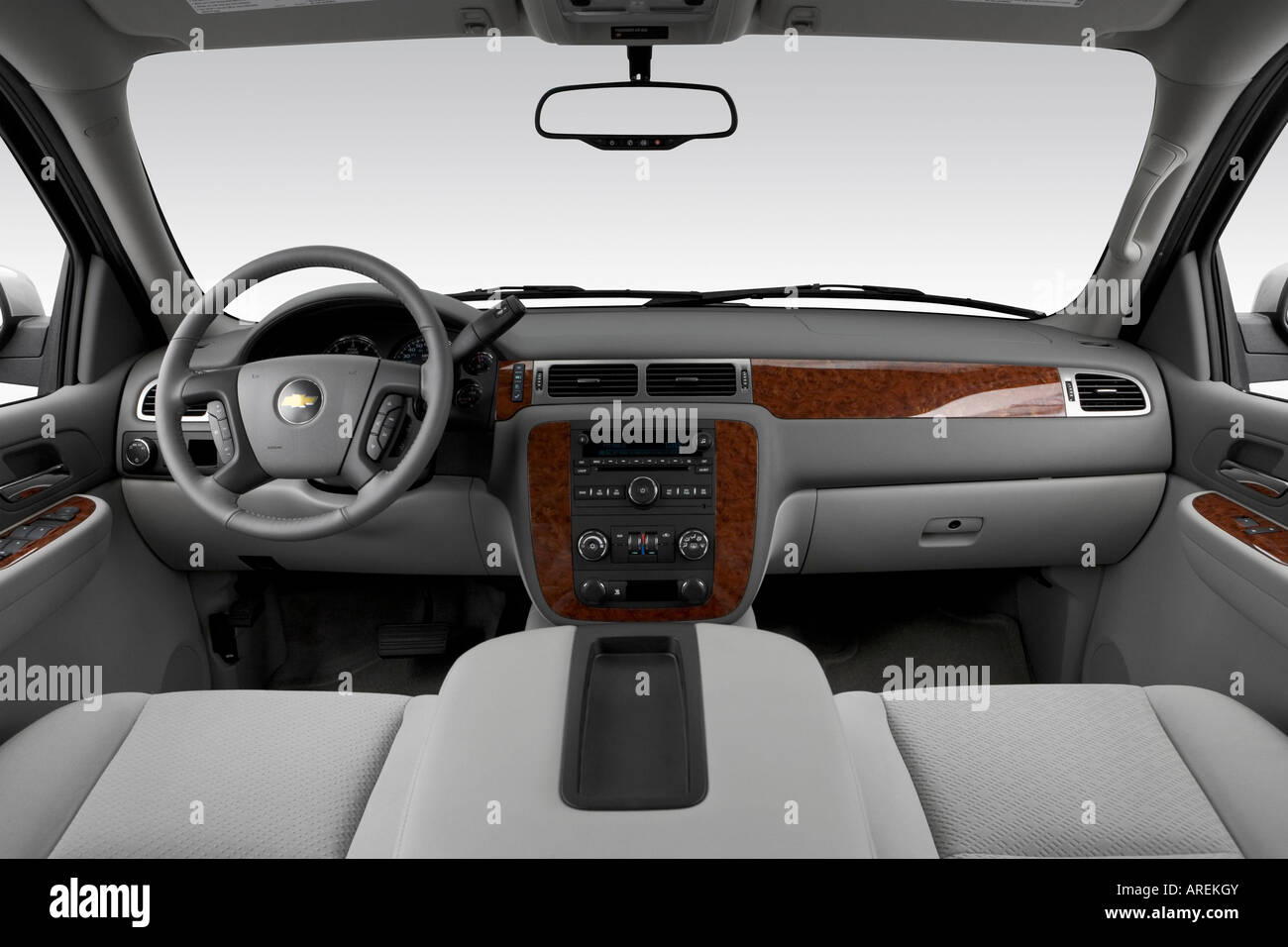 2007 Chevrolet Tahoe LT in Silver Dashboard, center console, gear