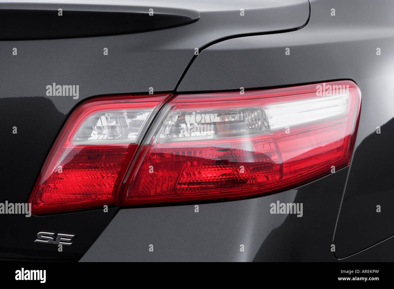 2007 toyota 2024 camry tail light