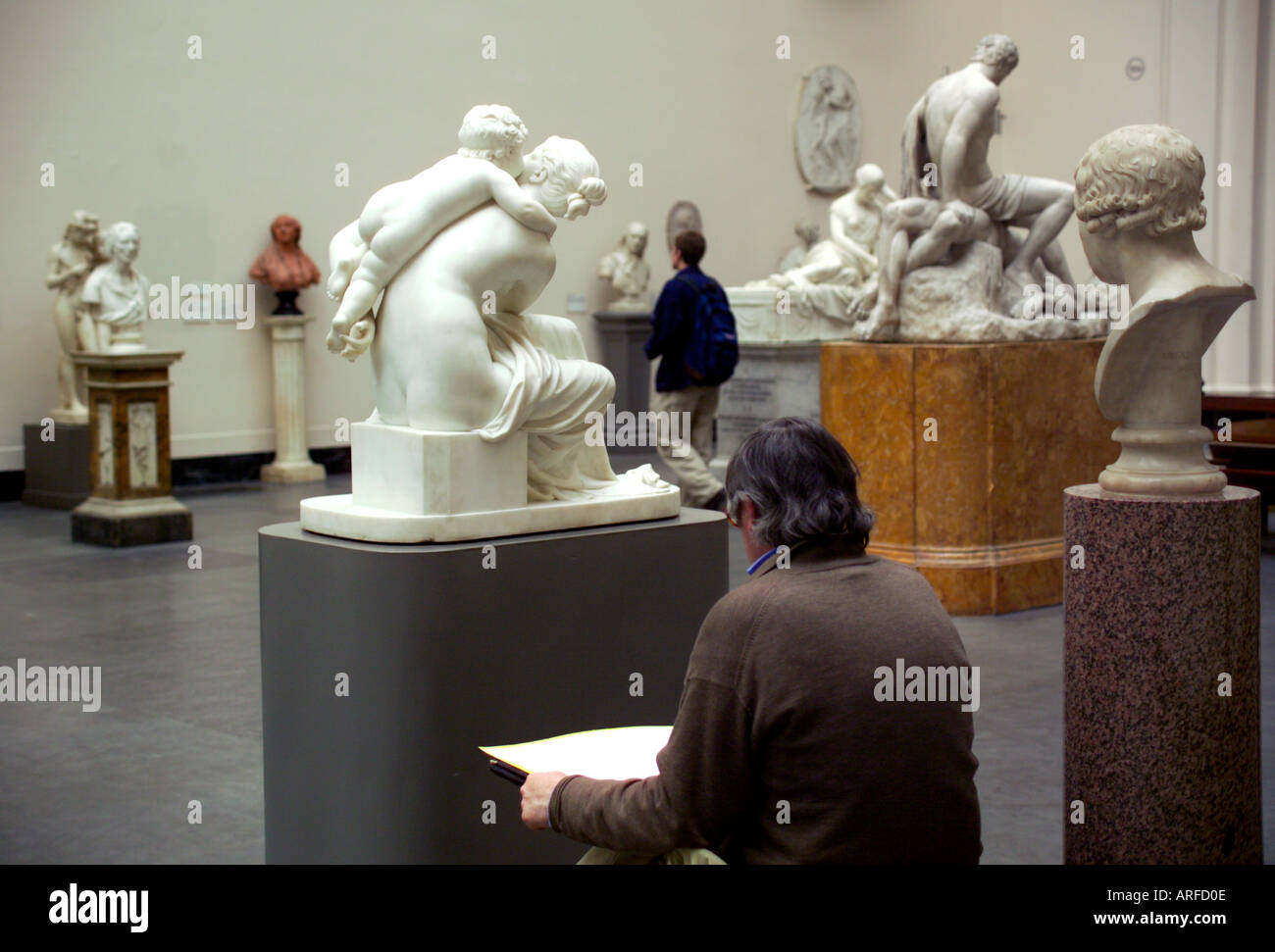 sculpture v and a museum
