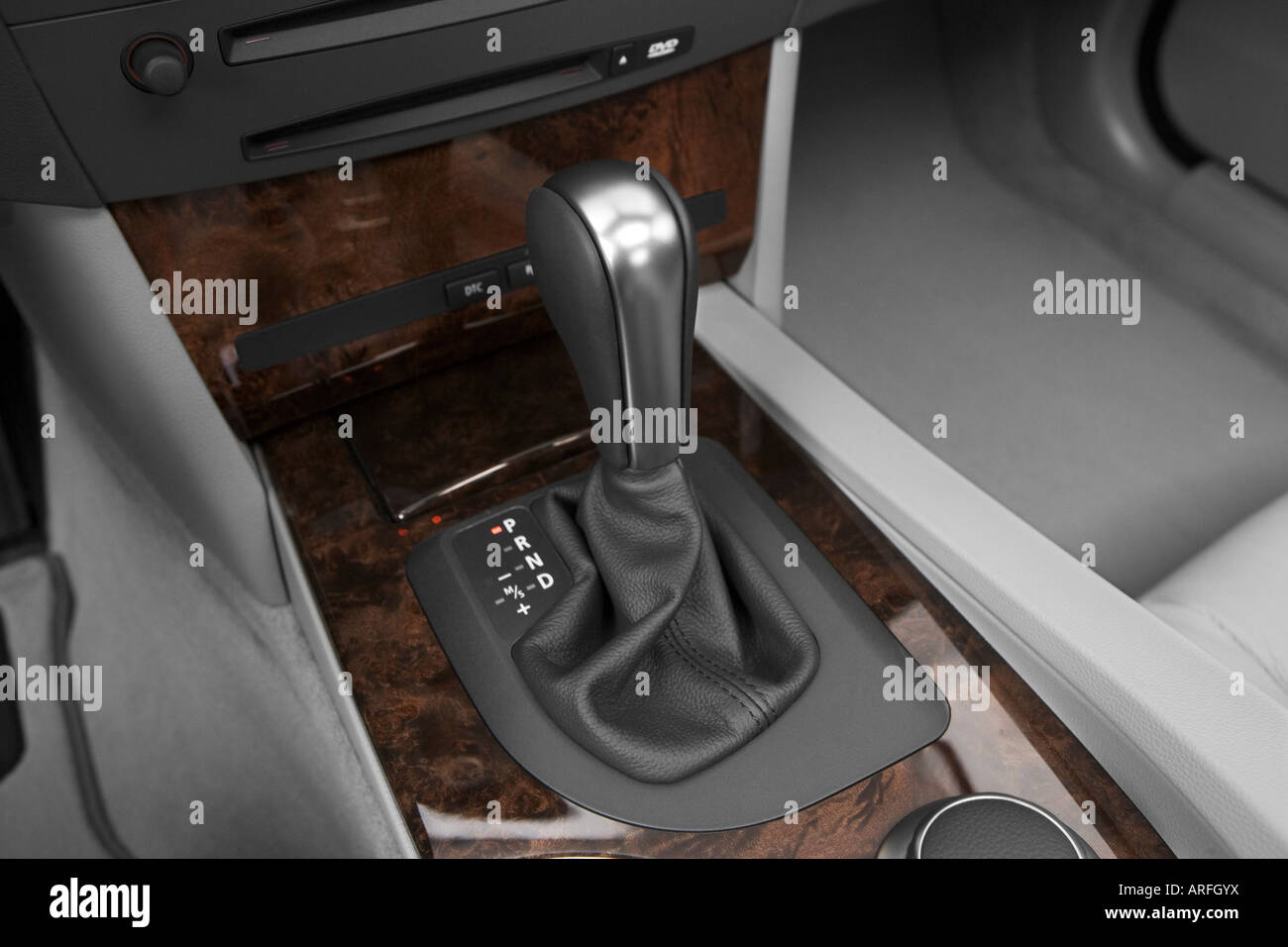 2007 BMW 5-series 550i in Silver - Gear shifter/center console Stock Photo