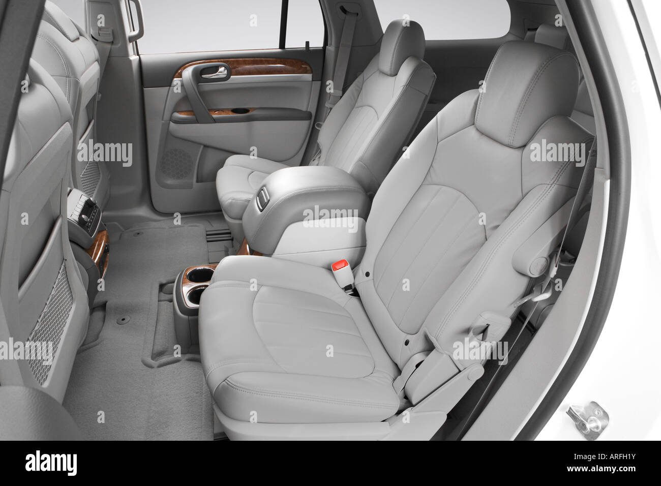 2008 Buick Enclave CXL in White Rear seats Stock Photo Alamy
