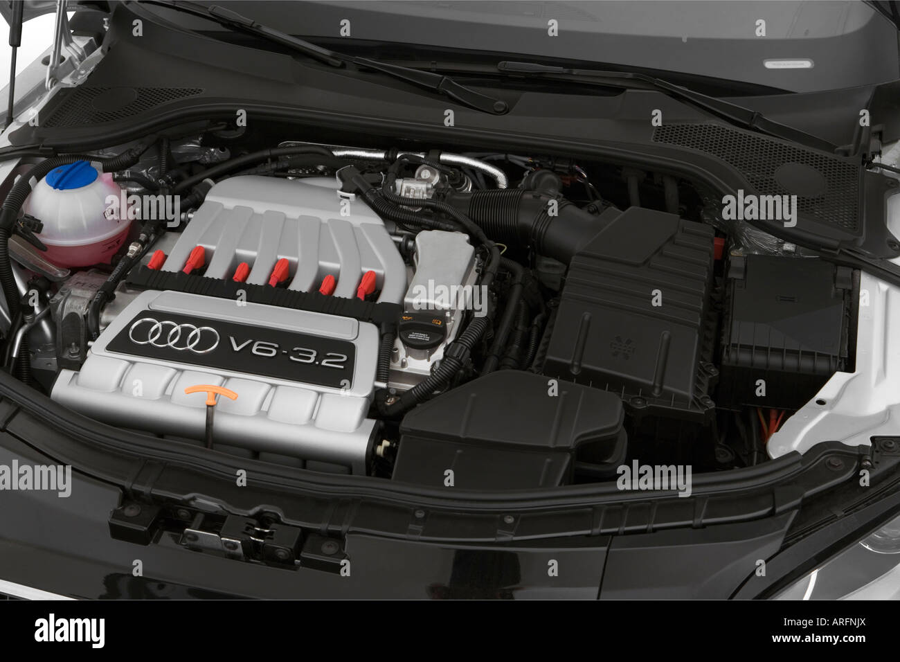 Audi tt 3 2 hi-res stock photography and images - Alamy