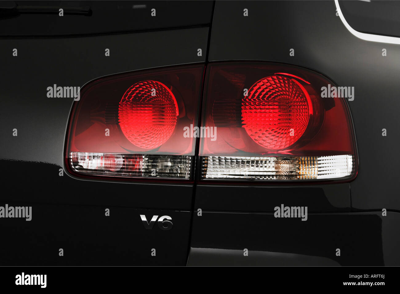 2008 Volkswagen Touareg 2 VR6 in Gray Tail light Stock Photo Alamy