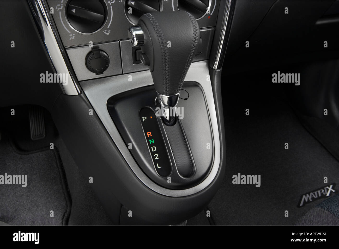 2008 Toyota Corolla Matrix XR in Blue - Gear shifter/center console Stock  Photo - Alamy