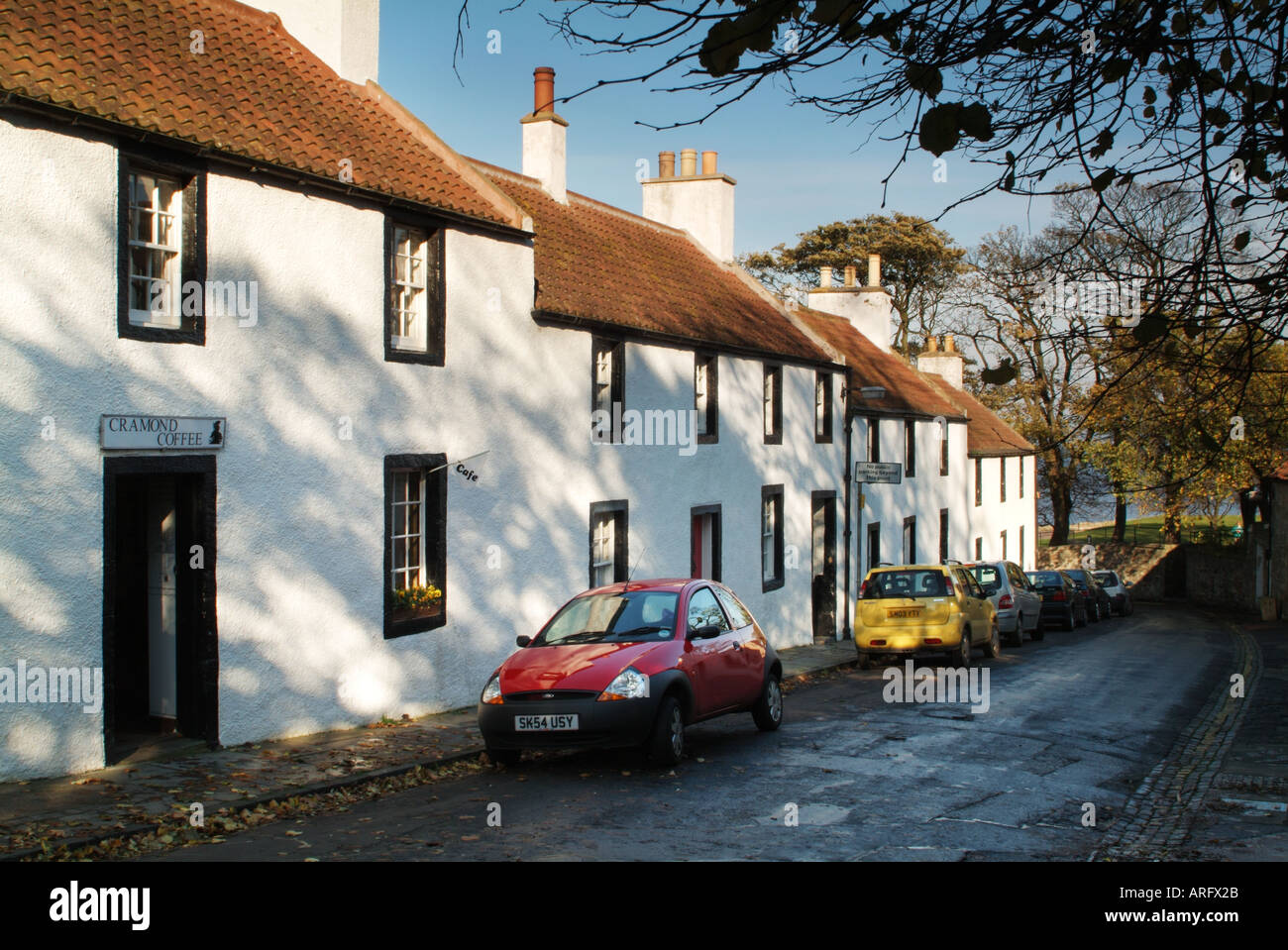 Cottages at the end of Cramond Glebe Road, Cramond village, Edinburgh, Scotland, UK Stock Photo