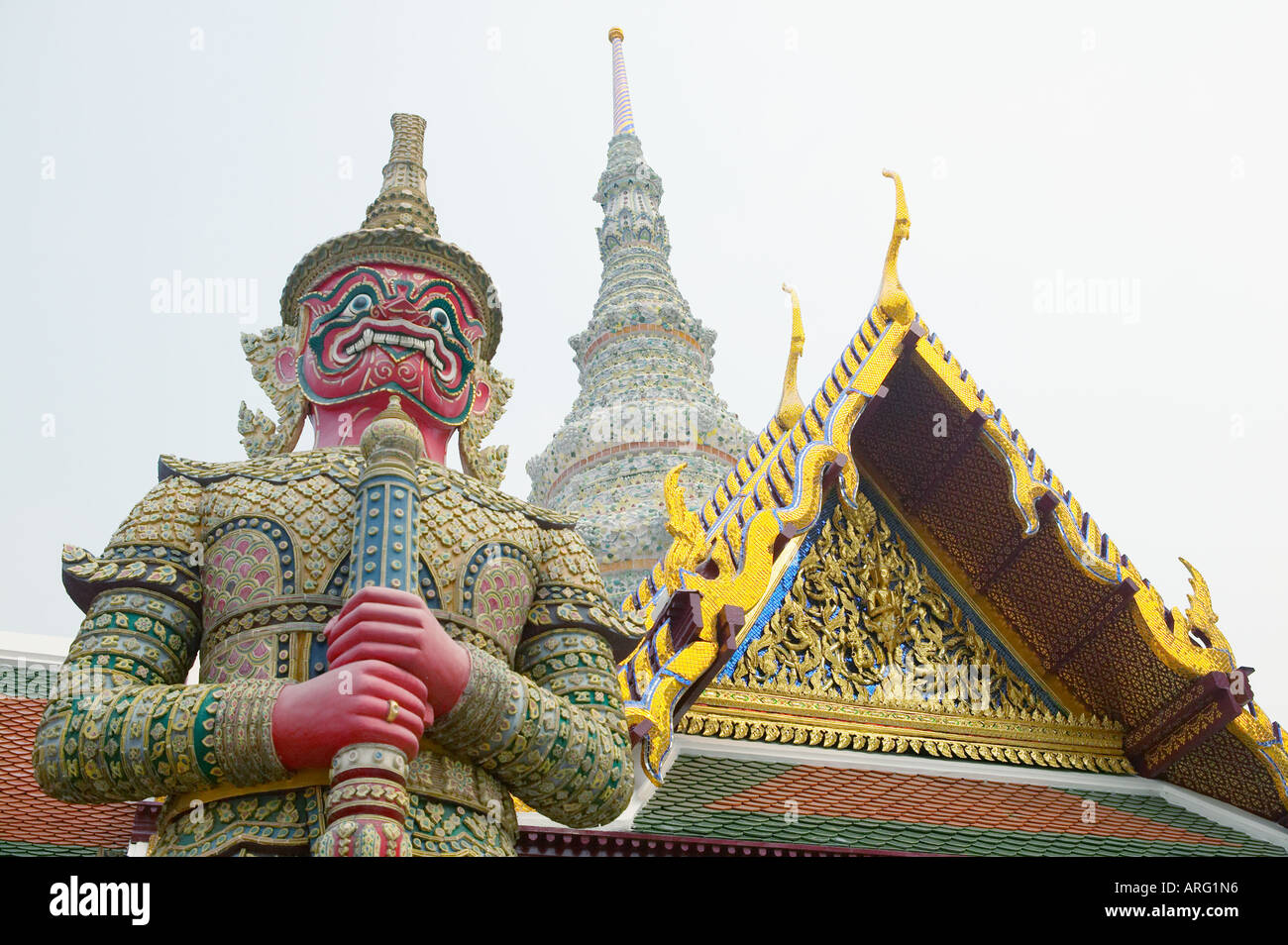 Statue at the Grand Palace in Bangkok Stock Photo - Alamy