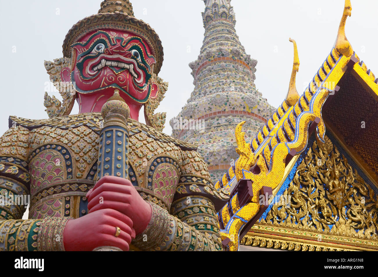 Statue at the Grand Palace in Bangkok Stock Photo - Alamy