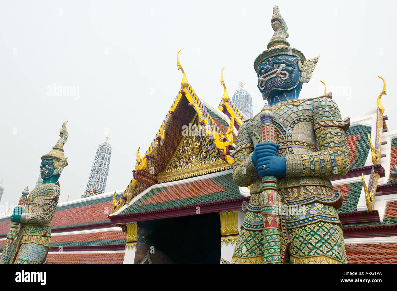 Statue at the Grand Palace in Bangkok Stock Photo - Alamy