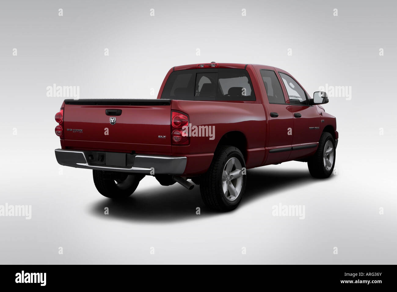 2007 Dodge 1500 SLT in Red - Rear angle Stock Photo - Alamy