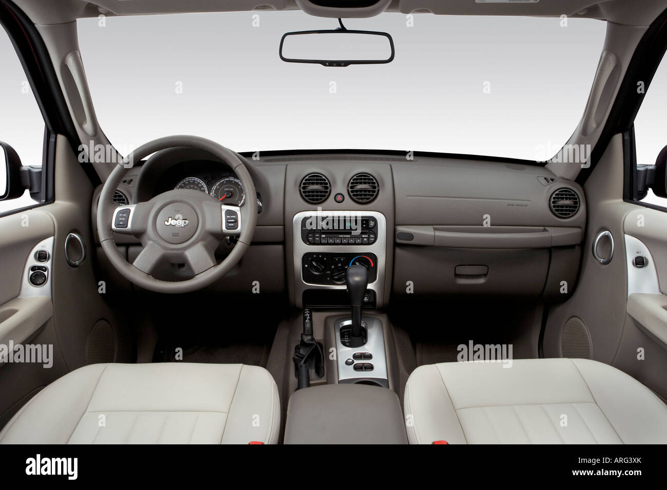 2007 Jeep Liberty Limited in Red - Dashboard, center console, gear shifter  view Stock Photo - Alamy
