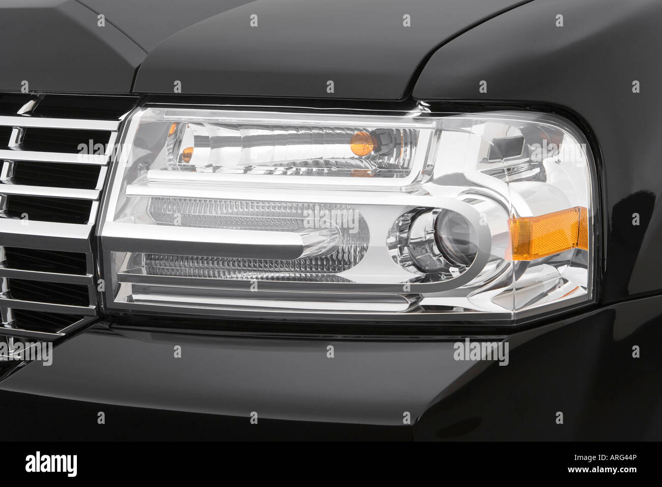 2007 Lincoln Navigator Ultimate in Black Headlight Stock Photo Alamy