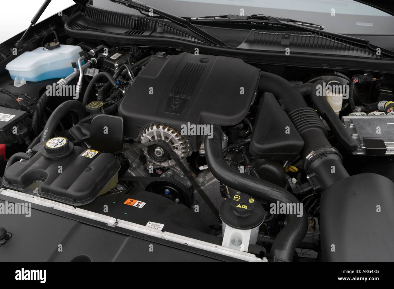 2007 Lincoln Town Car Signature L in Black - Engine Stock Photo - Alamy