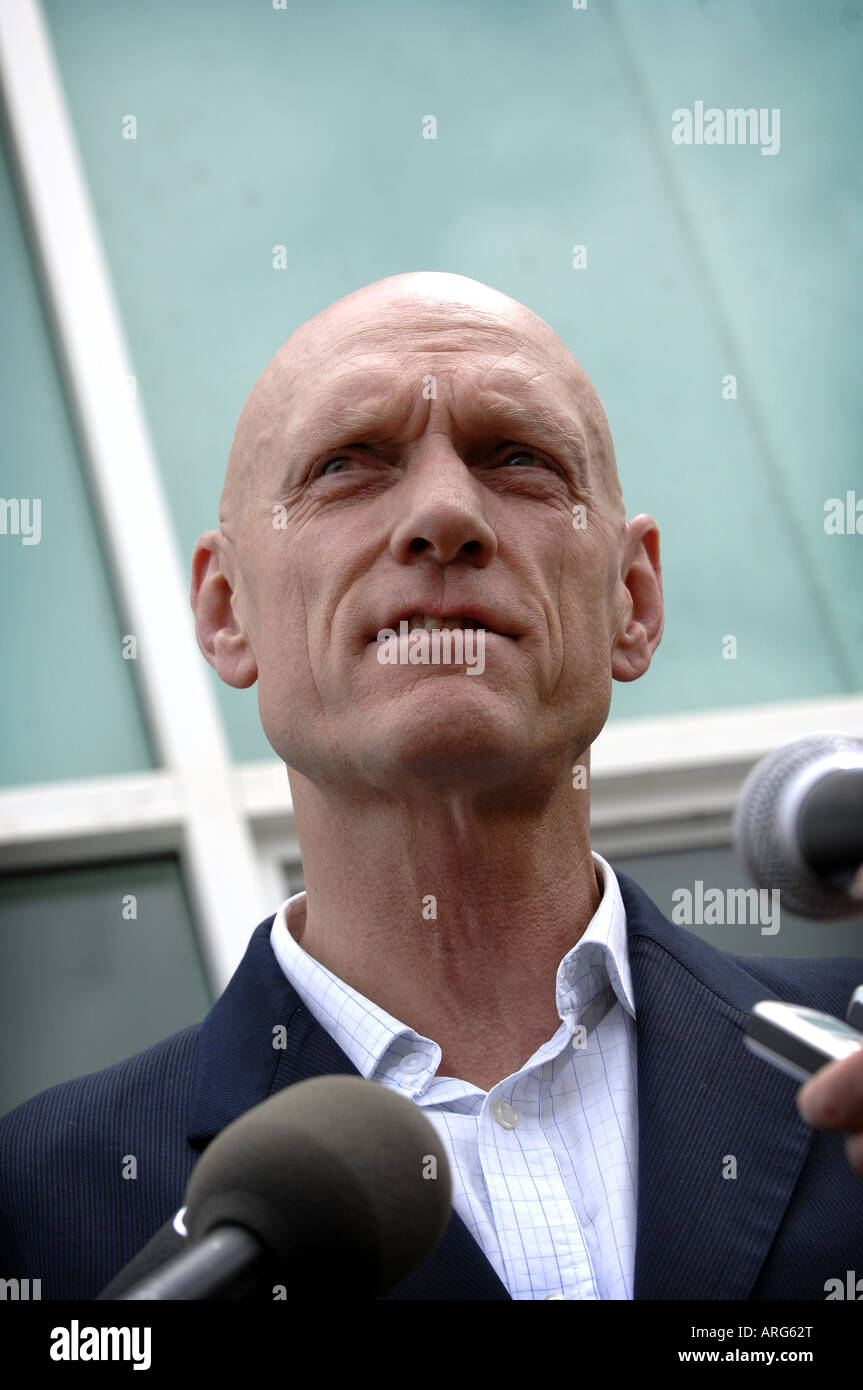 Peter garrett bald hi-res stock photography and images - Alamy