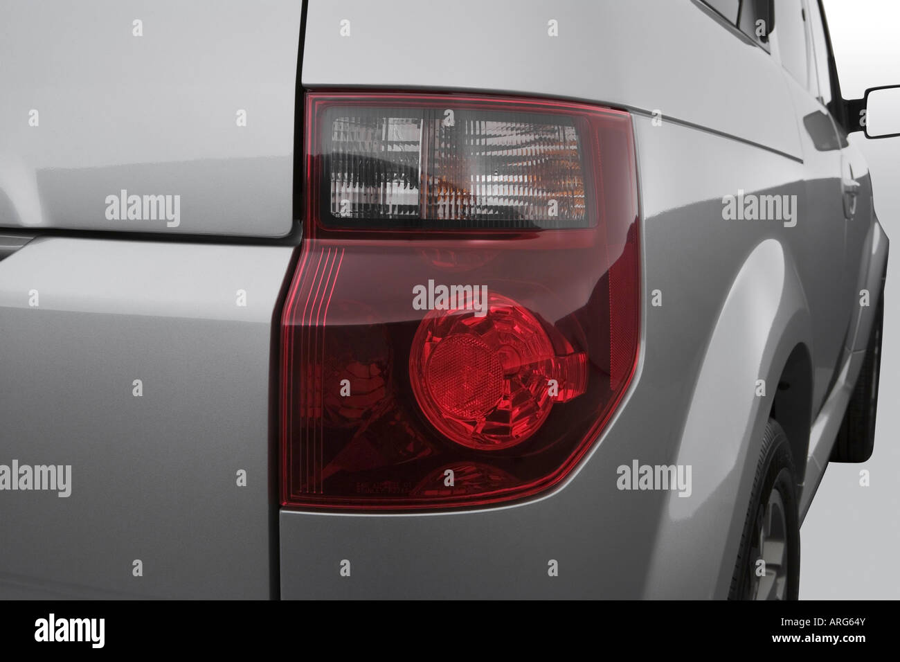 2007 Honda Element SC in Silver - Tail light Stock Photo - Alamy