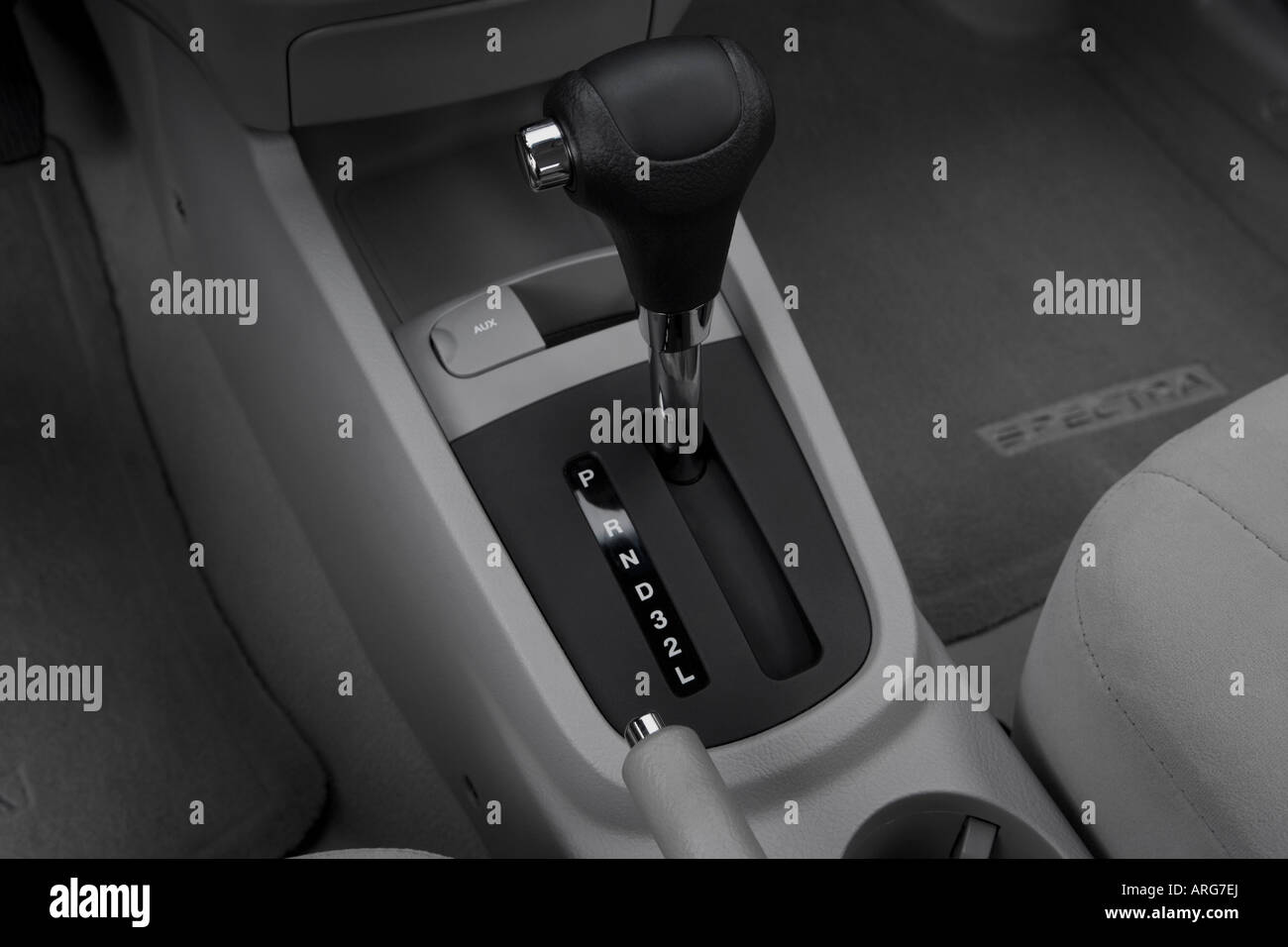 2007 Kia Spectra EX in Silver Gear shifter/center console Stock Photo