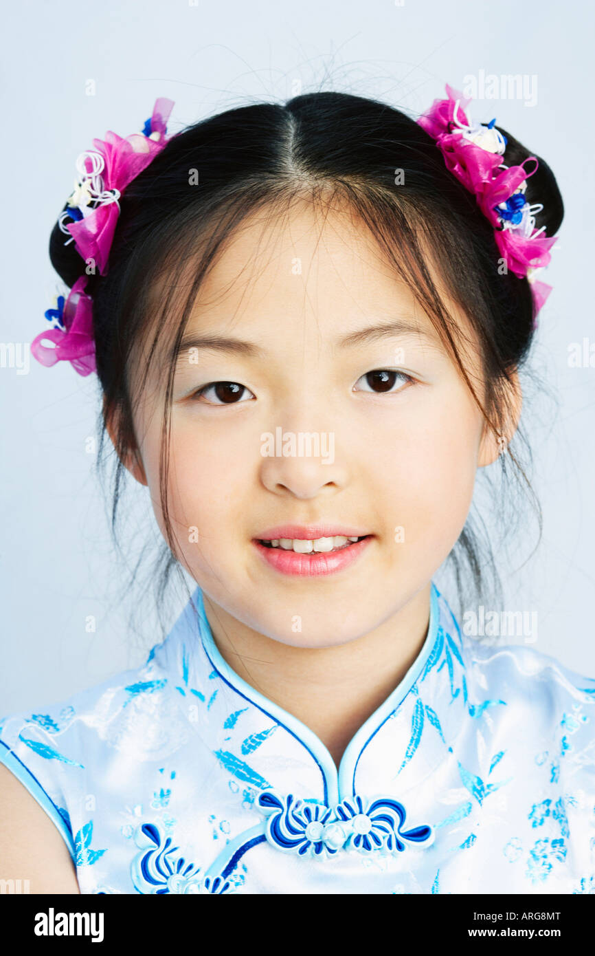 Asian girl headshot 11 12 hires stock photography and images Alamy