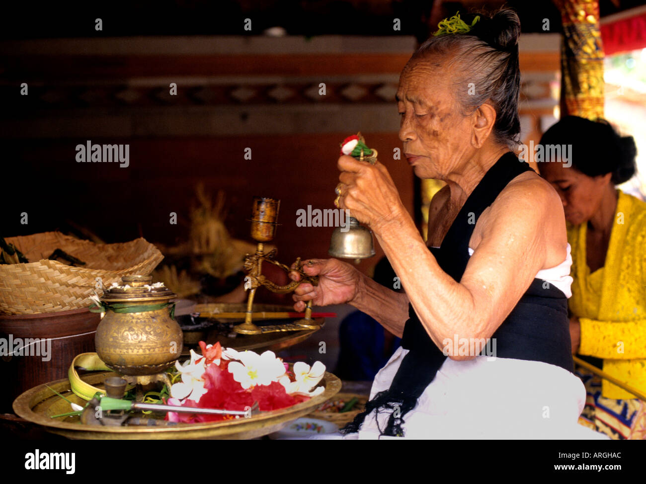 Bali Ubud Indonesia wedding marry marriage priestess Stock Photo