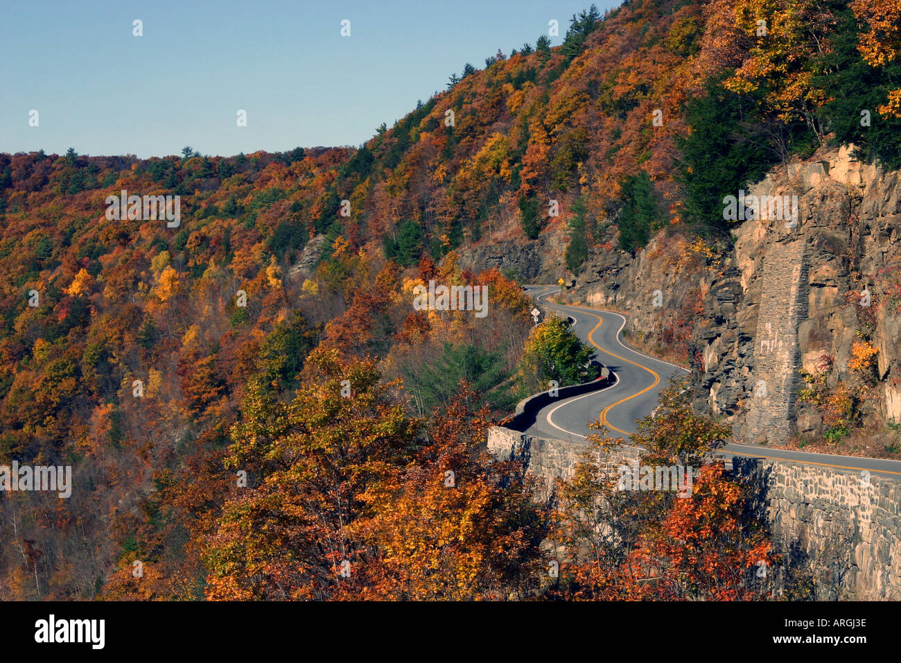 Hawks Nest, New York. Autumn on a twisting mountain road Stock Photo