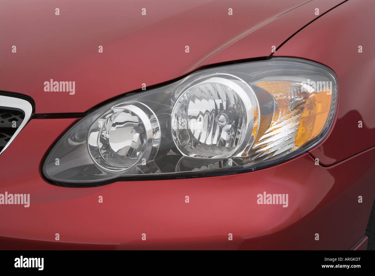 07 Toyota Corolla S In Red Headlight Stock Photo Alamy 07 Toyota Corolla S In Red Headlight Stock Photo Alamy
