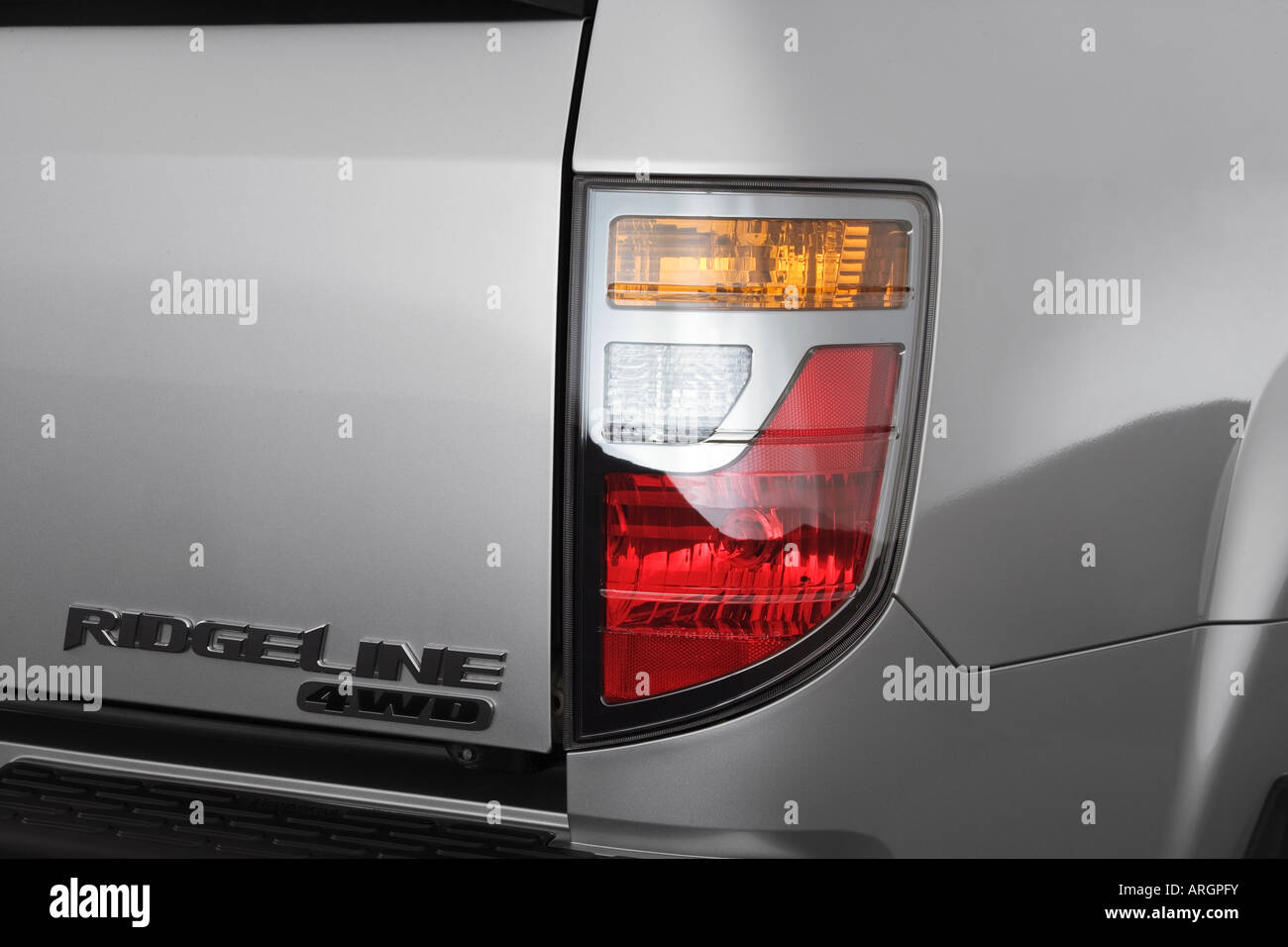 Honda ridgeline tail light deals