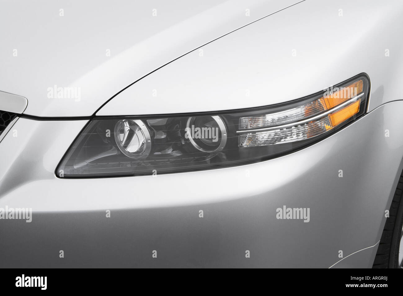 07 Acura Tl Type S In Silver Headlight Stock Photo Alamy