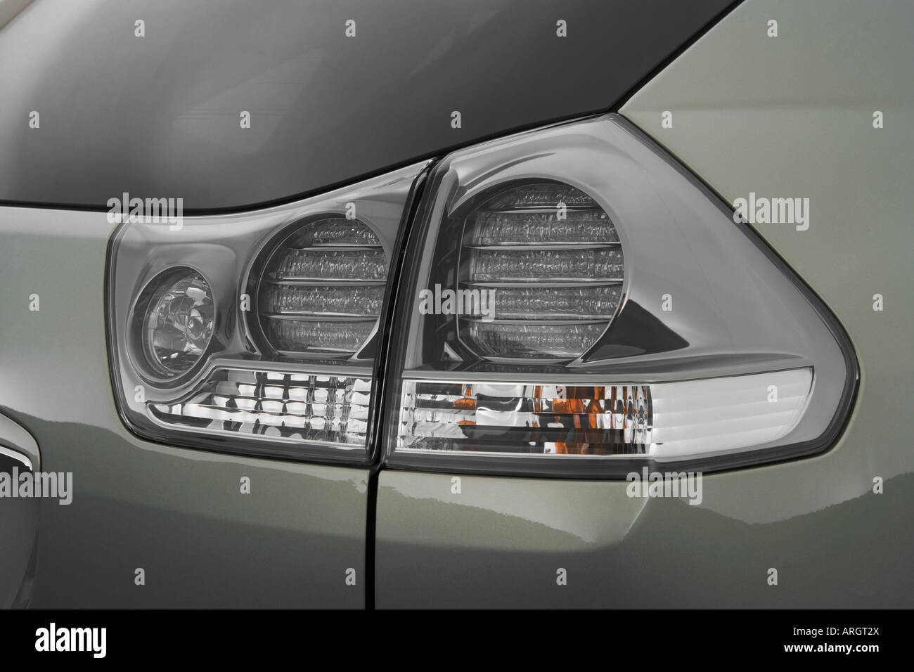 07 Lexus Rx 400h Hybrid In Beige Tail Light Stock Photo Alamy