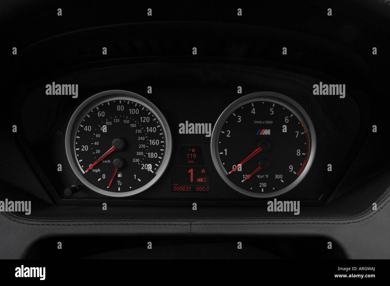 2007 BMW M6 in Silver Speedometer/tachometer Stock Photo Alamy
