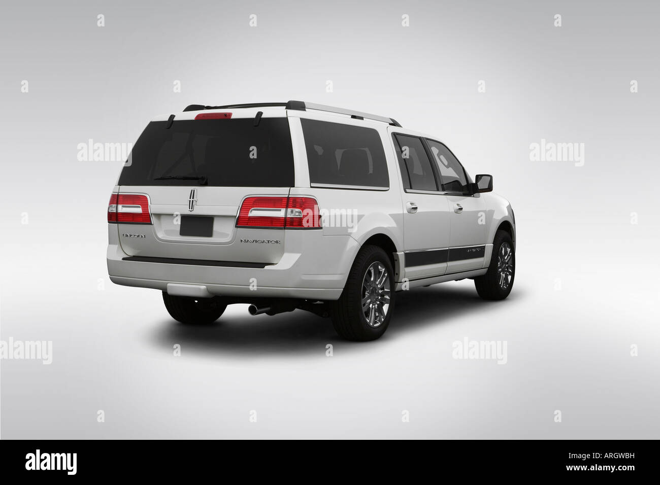 2007 Lincoln Navigator Ultimate L in White - Rear angle view Stock ...
