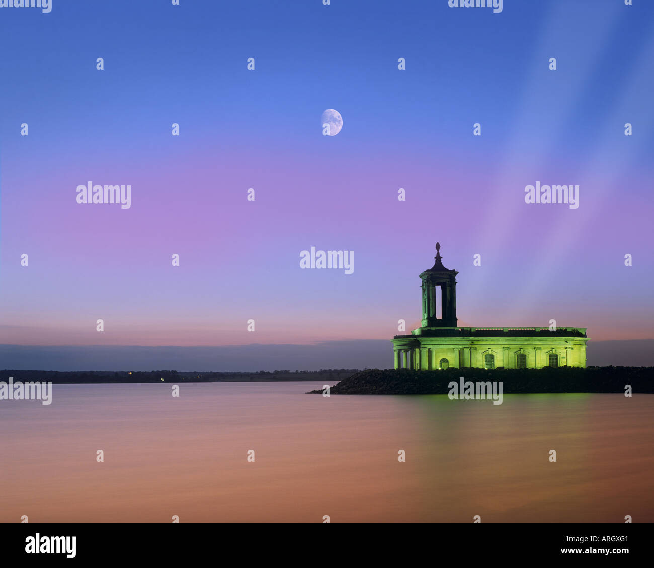 GB - LEICESTERSHIRE:  Moon over Normanton Church at Rutland Water Stock Photo