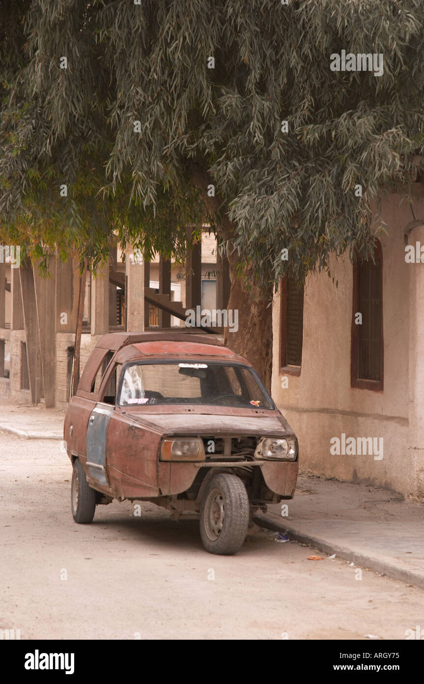 Palmyra Syria Strange Arabic Car Stock Photo Alamy