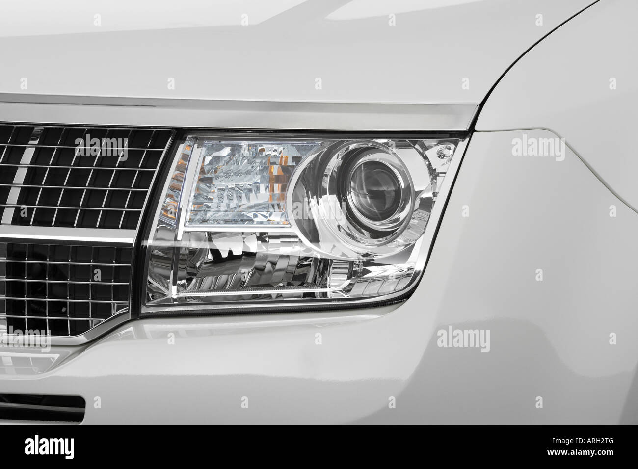2007 Lincoln MKX in White Headlight Stock Photo Alamy