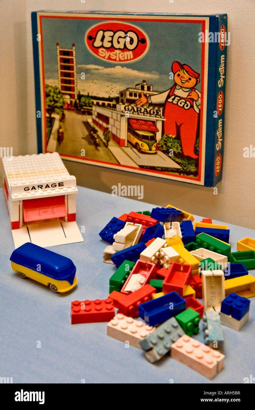 Lego garage hi-res stock photography and images - Alamy