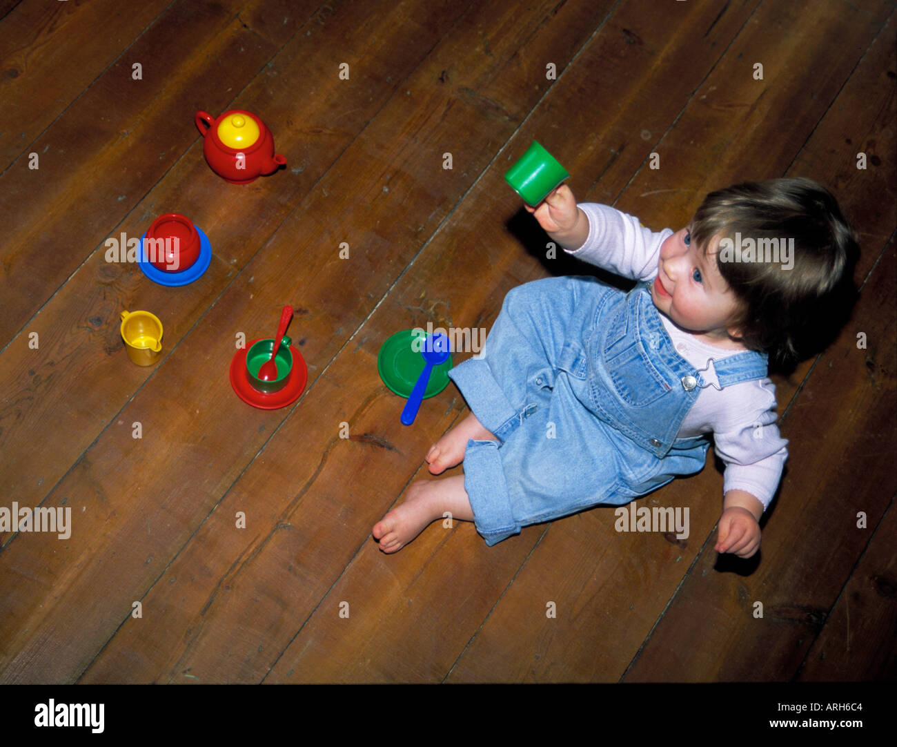 Children playing with tea set hi-res stock photography and images - Alamy