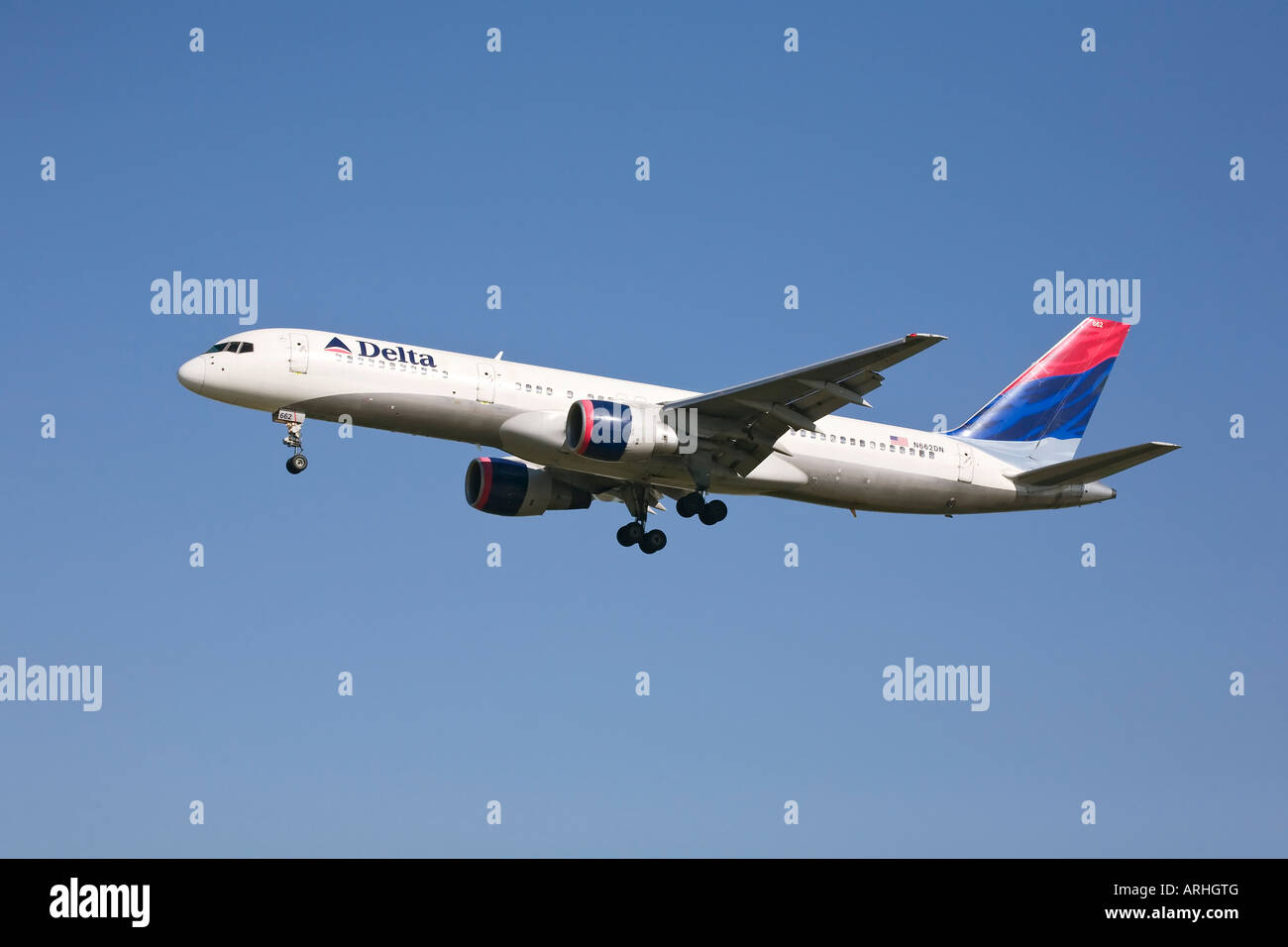A Boeing B757 of Delta on final approach Stock Photo