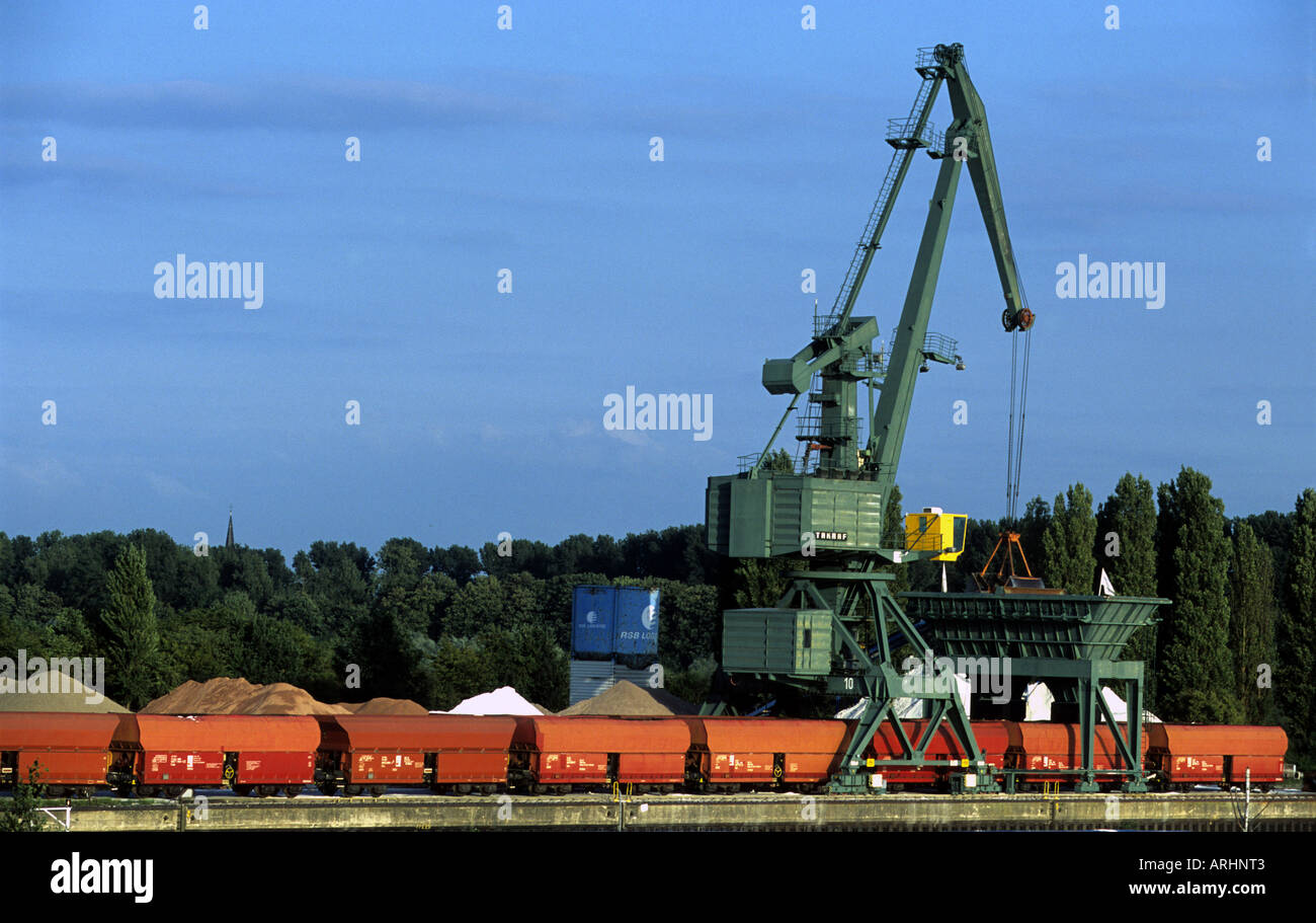 aggregates for the construction industry being loaded onto a frieght train, Cologne, North Rhine-Westphalia, Germany. Stock Photo