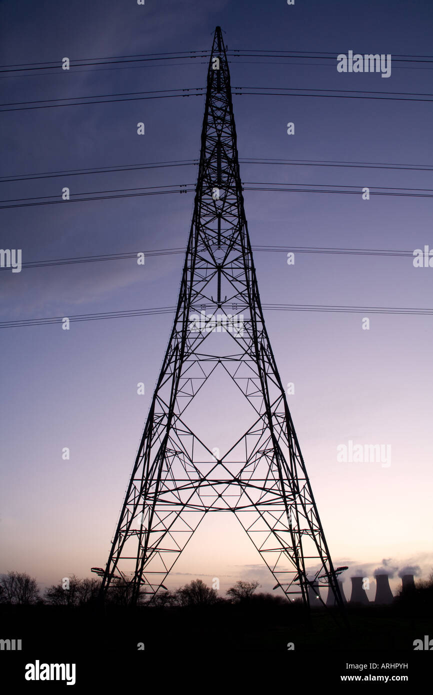electricity-power-pylon-at-cottam-power-station-river-trent-england