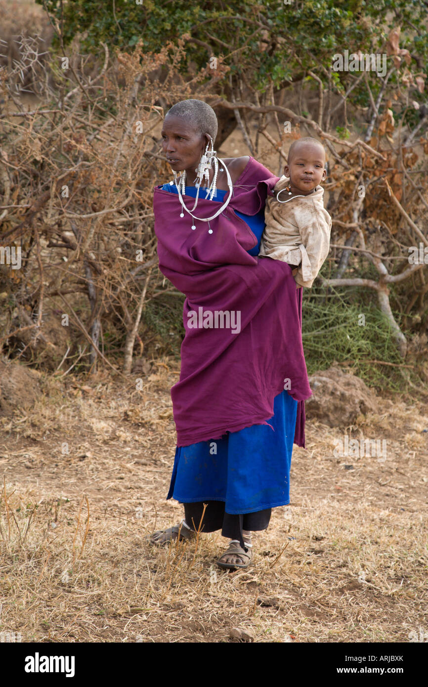 Carrying baby on hip hi res stock photography and images Alamy