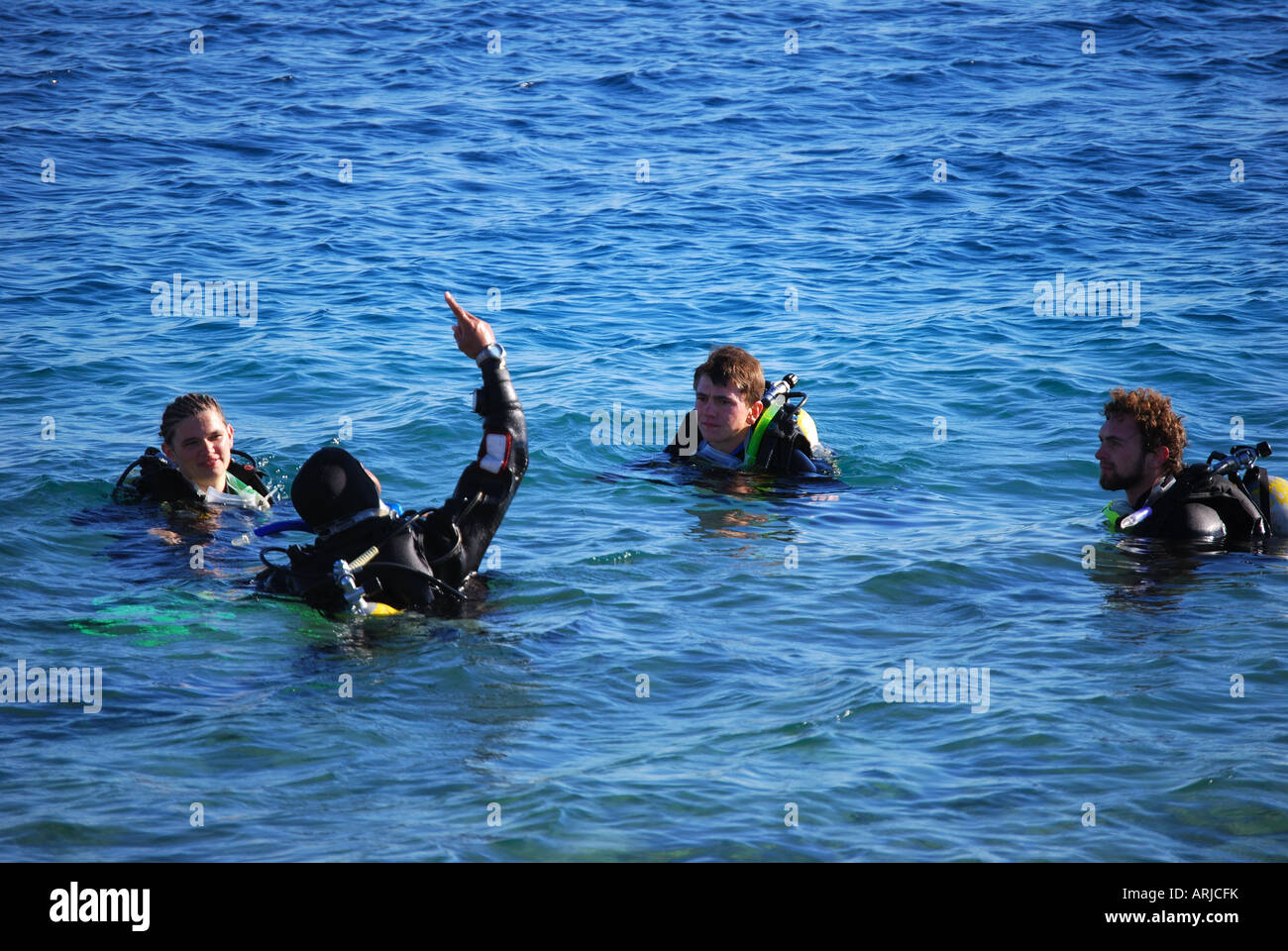 Group scuba diving instruction, Dahab, Sinai Peninsula, Republic of Egypt Stock Photo