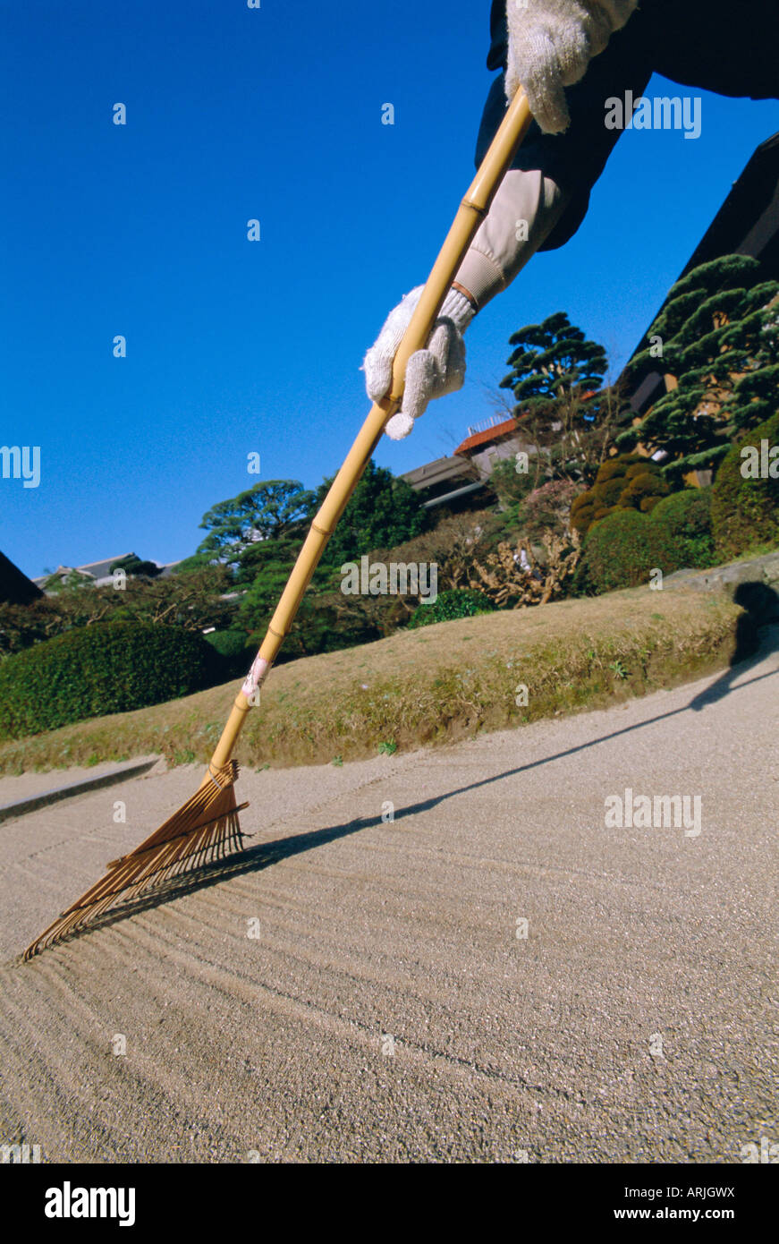 Gravel garden hires stock photography and images Alamy