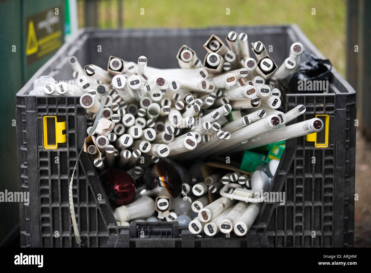 Recycle fluorescent tubes hi-res stock photography and images - Alamy, image size:1300x956