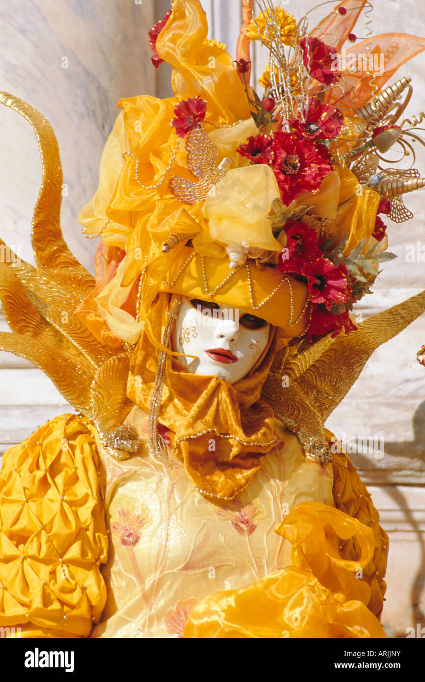 History of the feminine costume hi-res stock photography and images - Alamy